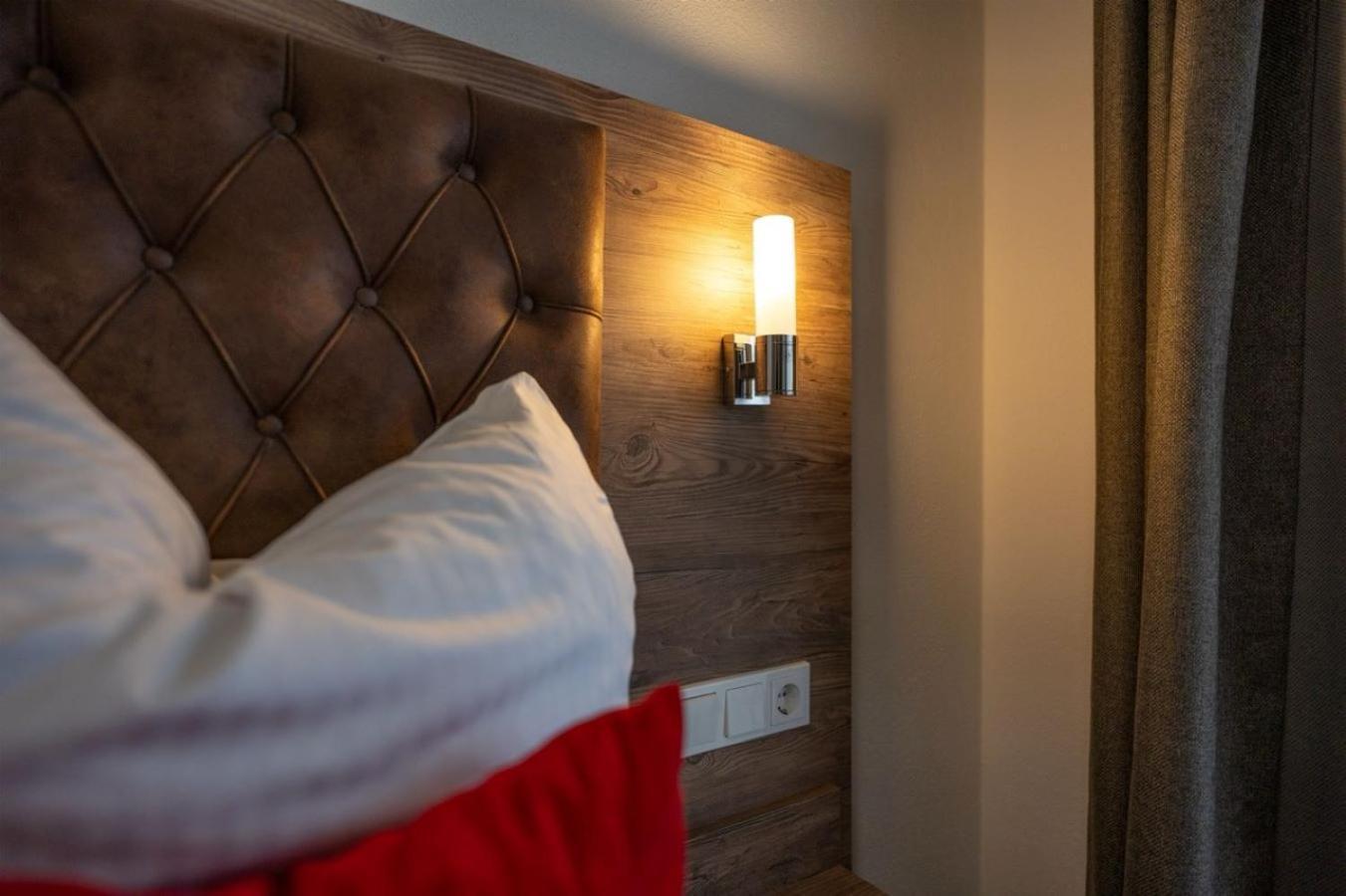 B&S Hotel Weißenhorn エクステリア 写真