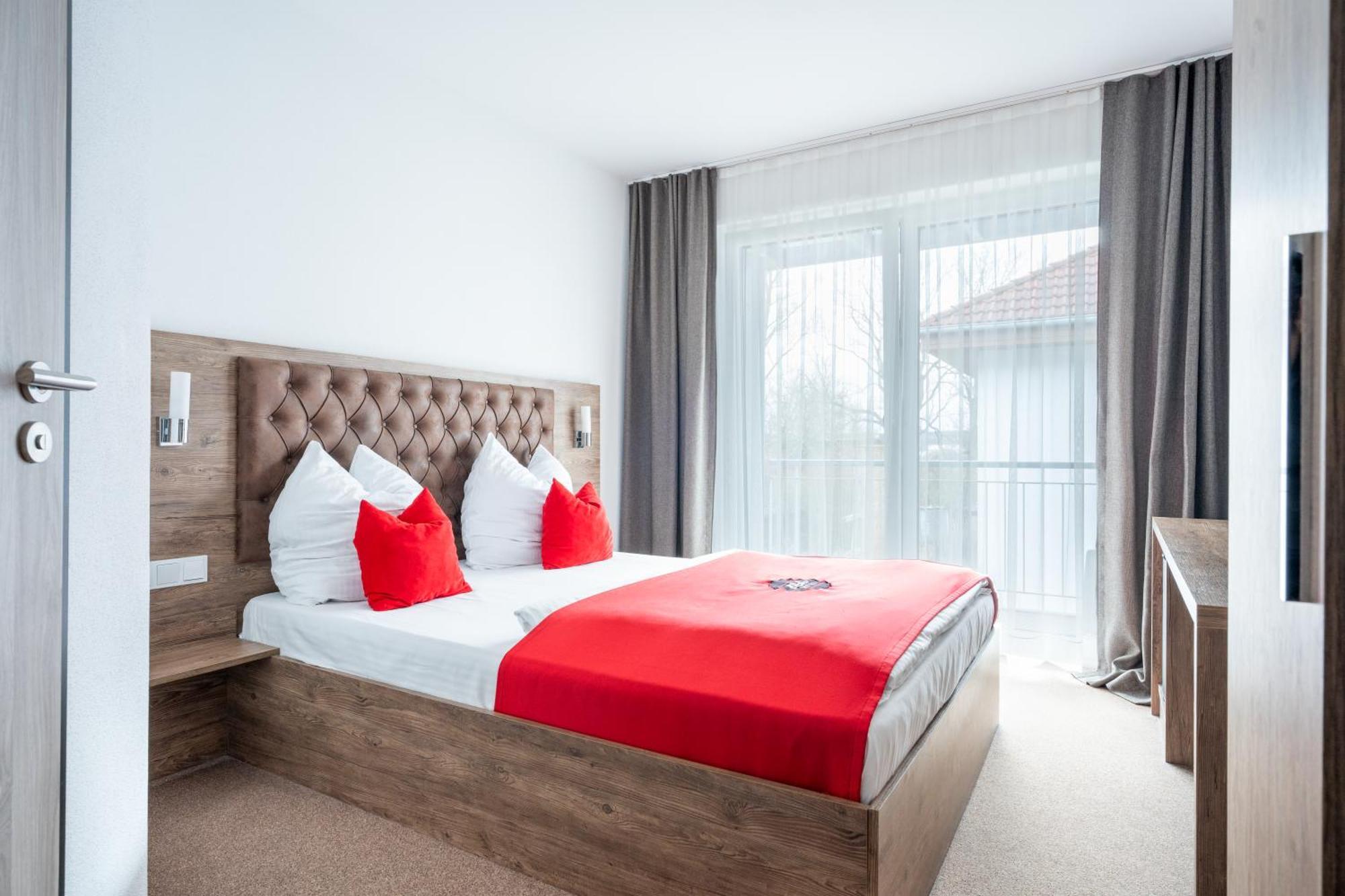 B&S Hotel Weißenhorn エクステリア 写真